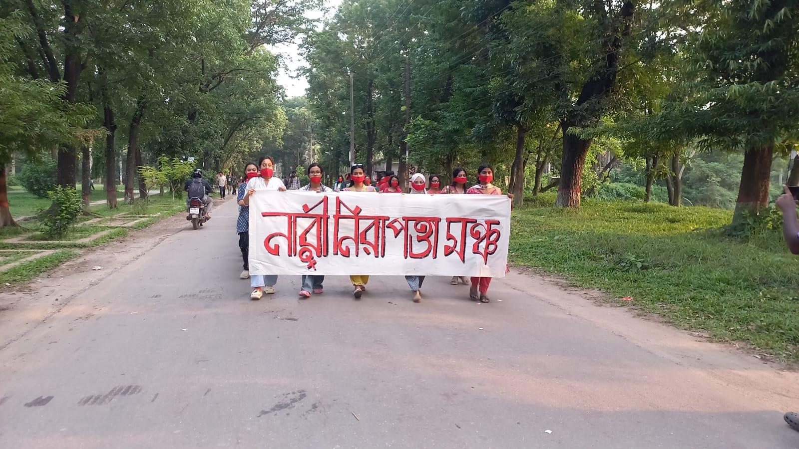 সংযুক্ত ছবি