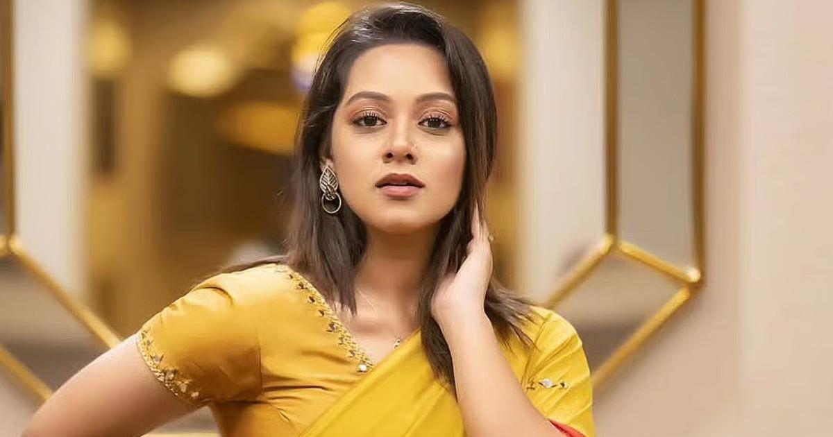 কারিনা কায়সারের মৃত্যুতে কাঁদছেন অভিনেত্রী দীঘি