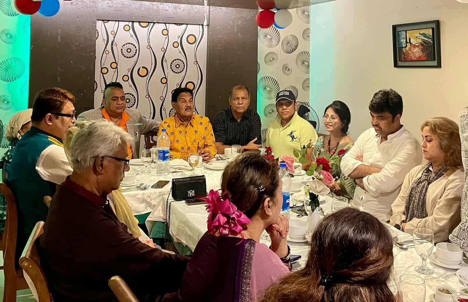 সংযুক্ত ছবি